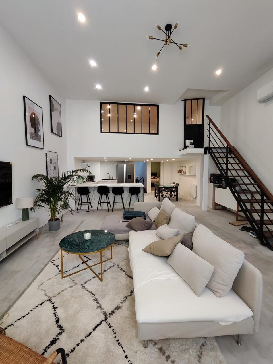 TV and multimedia, Living room, Seating area