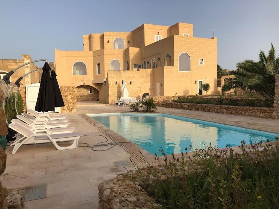 Farmhouse Villa with Large Pool and Garden in Gozo Villa in Malta