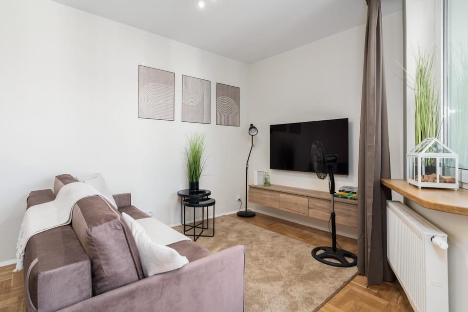 Communal lounge/ TV room, TV and multimedia, Living room, Seating area