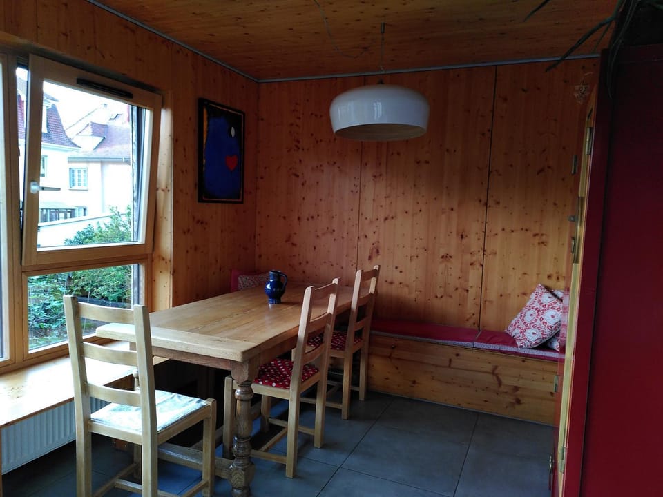 Seating area, Dining area