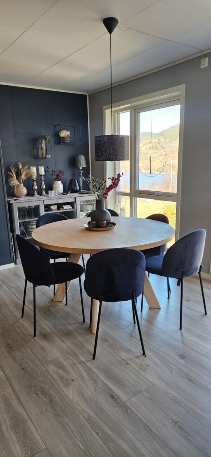 Nydelig leilighet- Solrik/2 balkonger Apartment in Vestland
