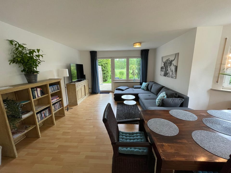 Library, TV and multimedia, Living room, Seating area, Dining area