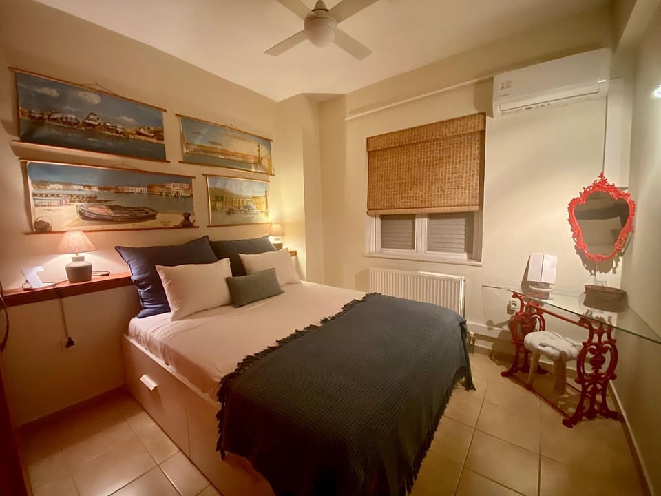Bed, Photo of the whole room, Bedroom, fireplace, heating, air conditioner