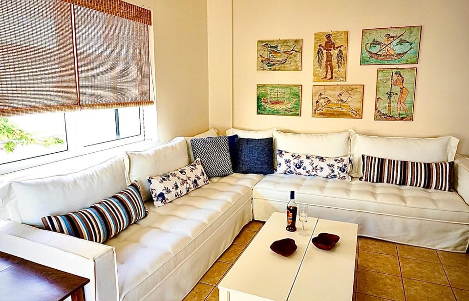 Bed, Living room, Seating area