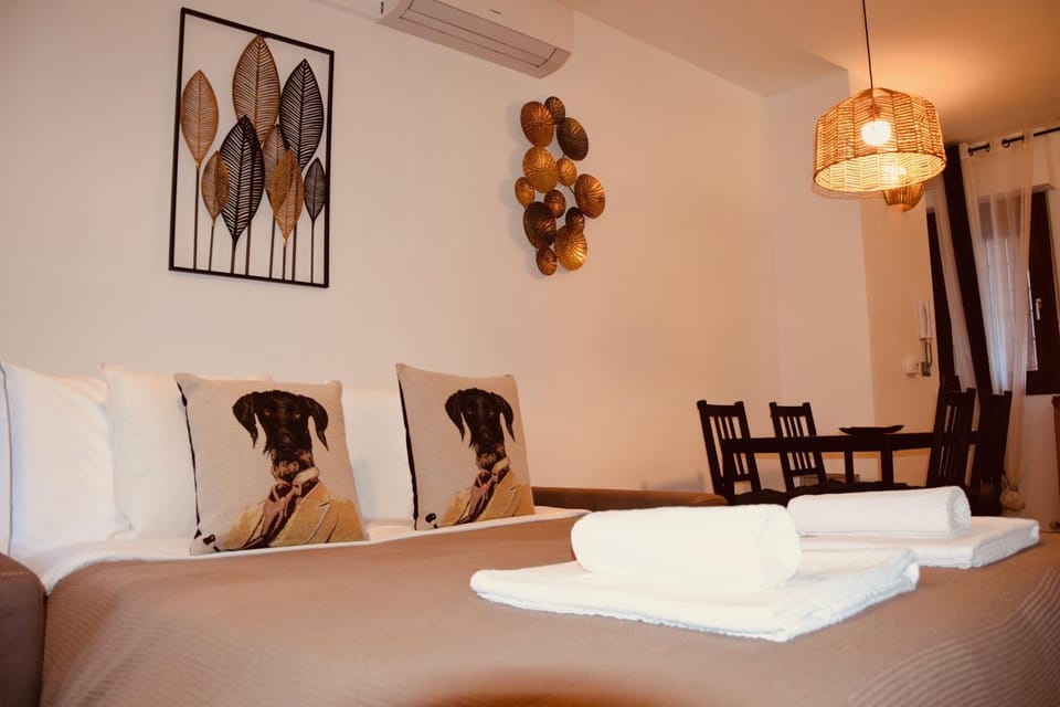Bed, Living room, Dining area