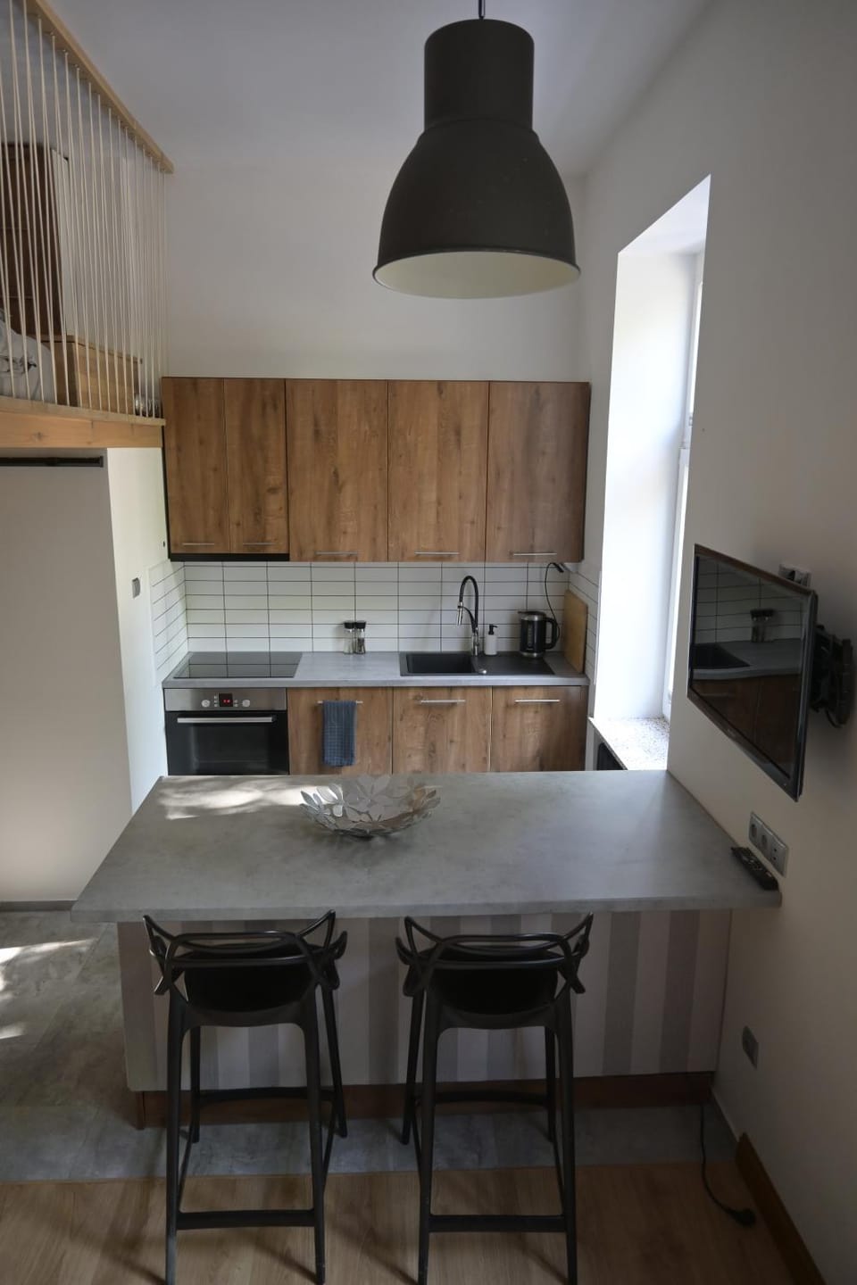 TV and multimedia, Kitchen or kitchenette, Dining area, dishwasher, stove