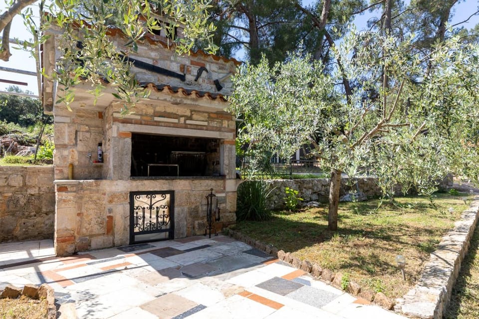 BBQ facilities, Garden