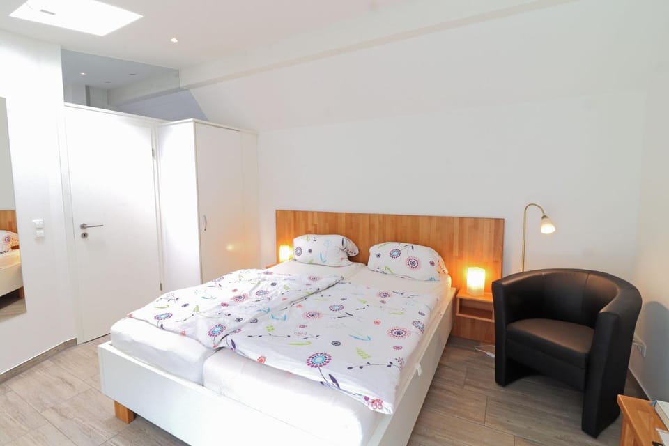 Bed, Photo of the whole room, Bedroom, towels, wardrobe