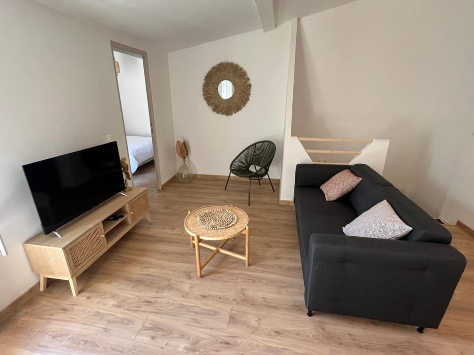 TV and multimedia, Seating area