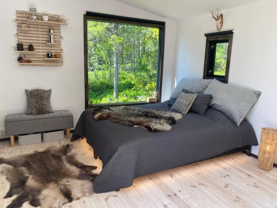 Forest cabin with stunning mountain view & Sauna Cabin in Sweden