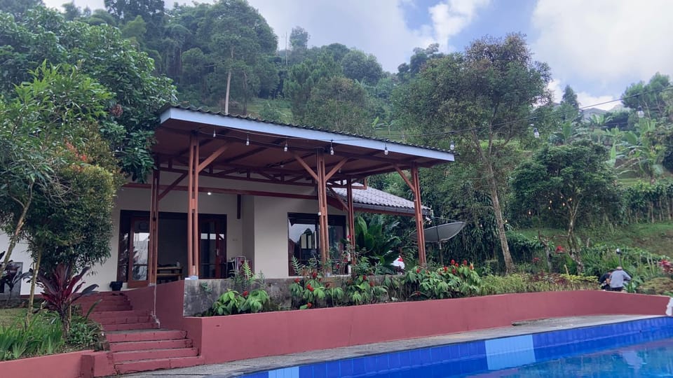 Villa Kay Hills Villa in Cisarua