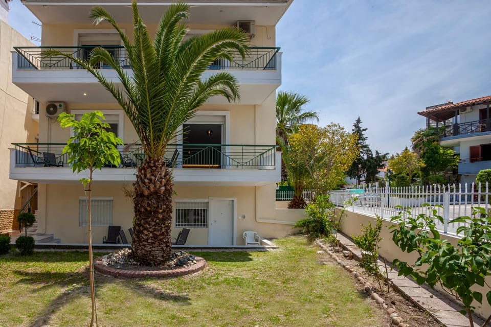 Day, Garden view