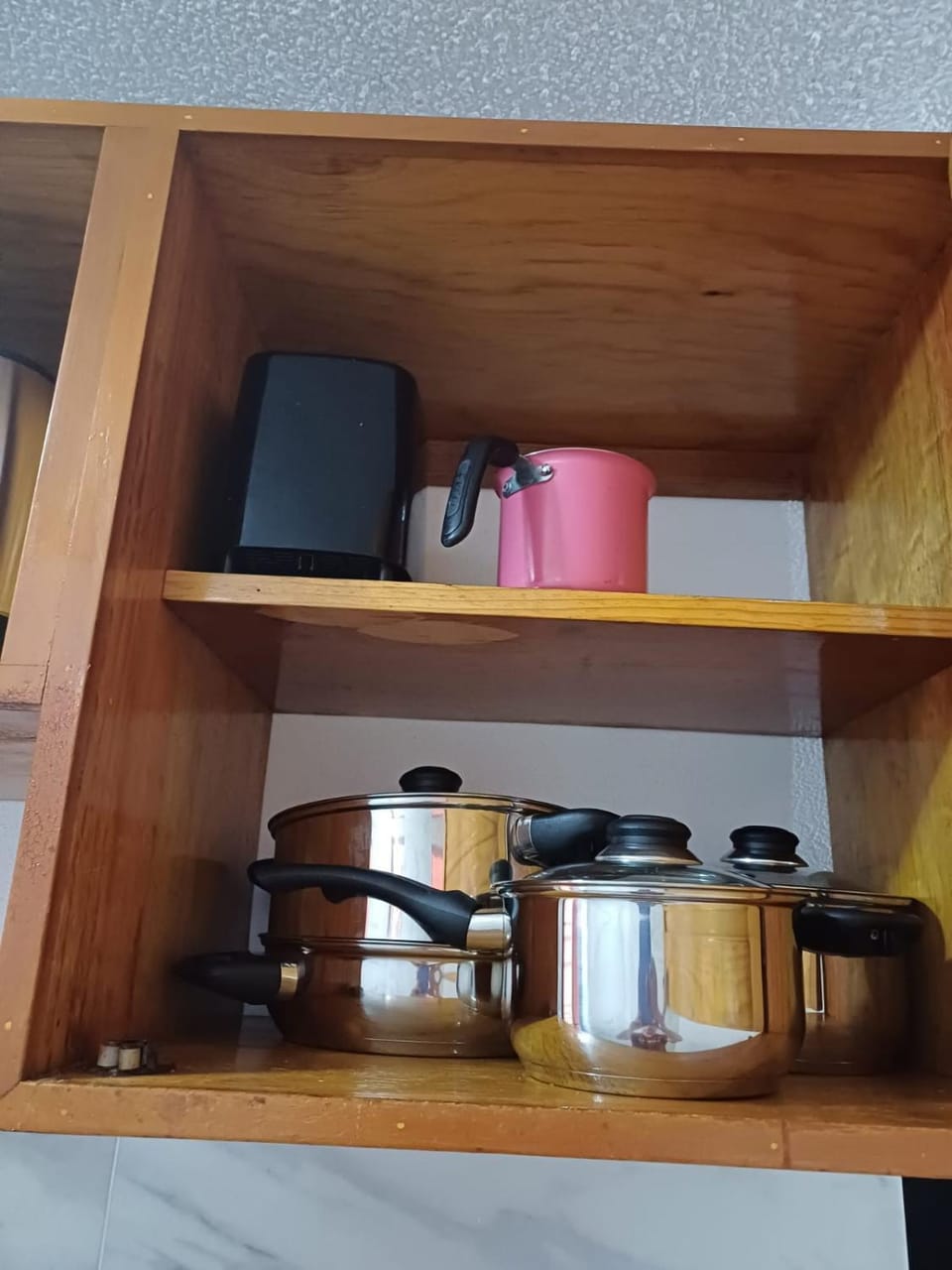 Kitchen or kitchenette, Food and drinks, Food, minibar