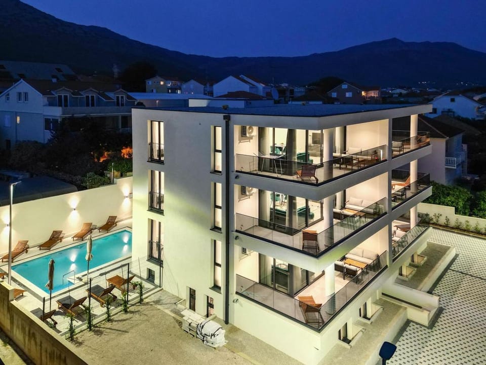 Sunny Day Luxury Holiday Apartments Bed and Breakfast in Dubrovnik-Neretva County