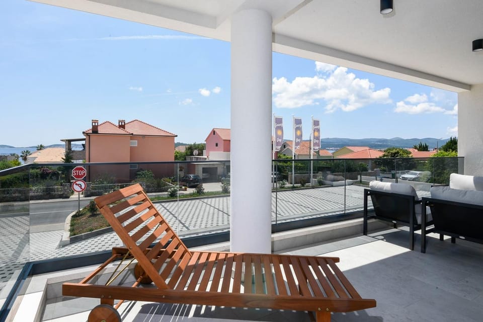 Sunny Day Luxury Holiday Apartments Bed and Breakfast in Dubrovnik-Neretva County