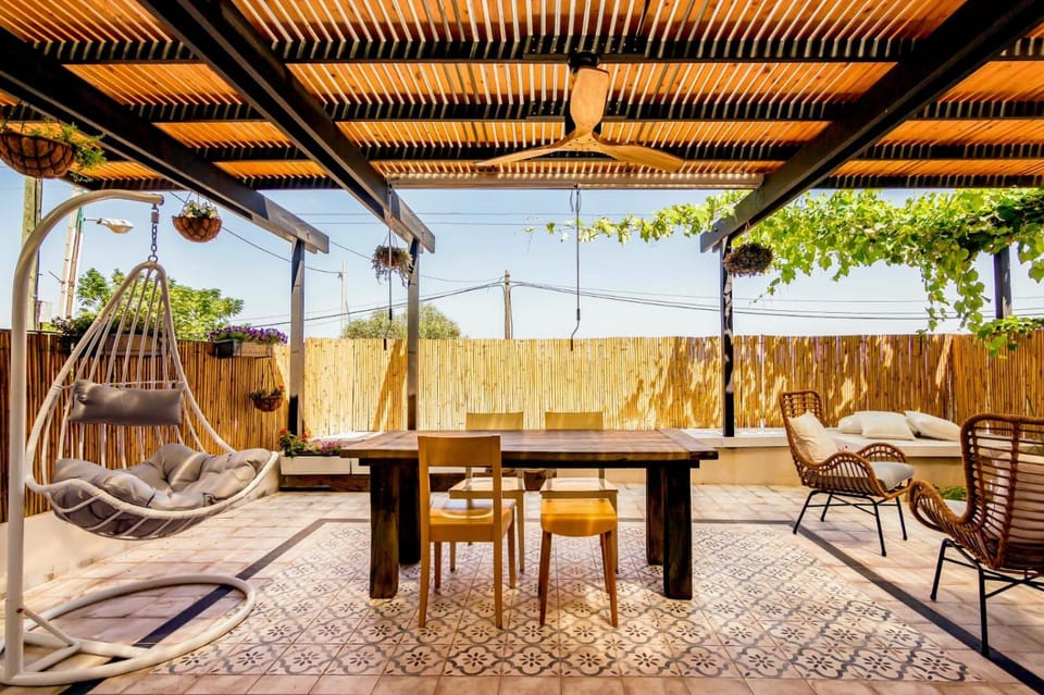 View (from property/room), Balcony/Terrace, sunbed