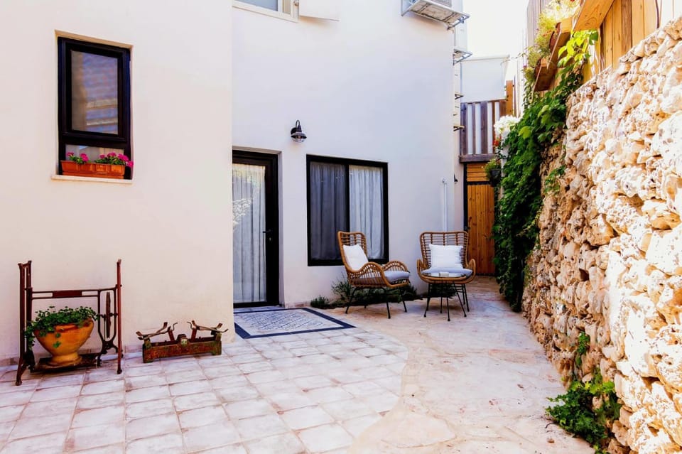 Garden, Balcony/Terrace