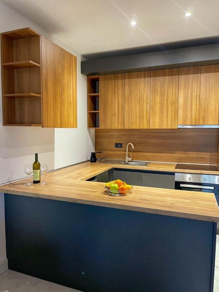 Kitchen or kitchenette, Food and drinks