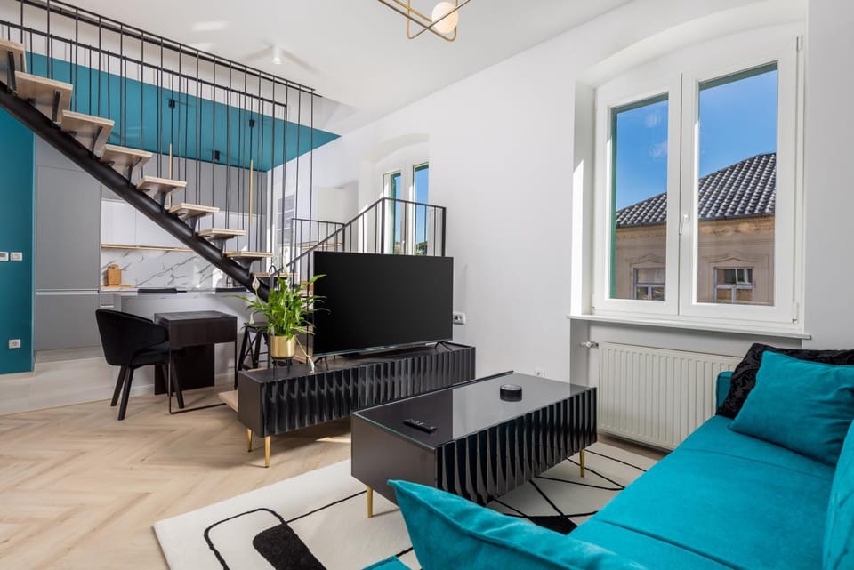 TV and multimedia, Living room, Seating area