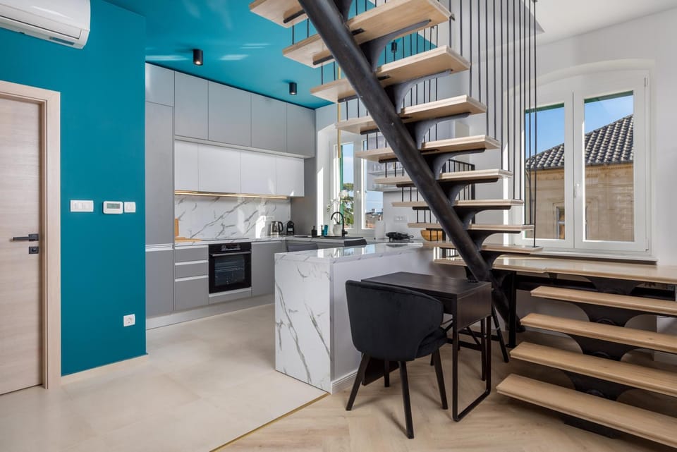 Kitchen or kitchenette, pet friendly, stove