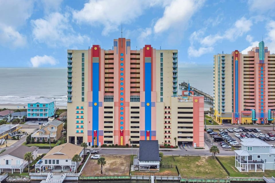 All New Luxury with Stunning Ocean Views Sky Pool Lazy River House in North Myrtle Beach