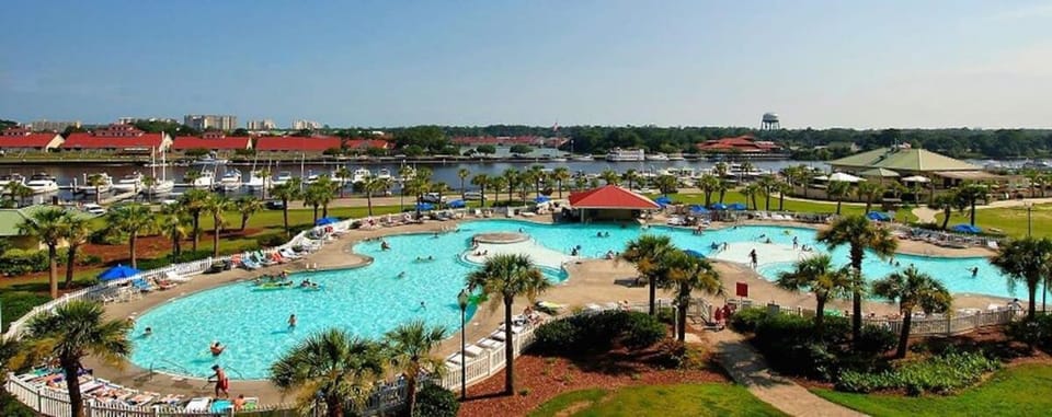 Lakefront Luxury 15000sf Pool in Amazing Location House in North Myrtle Beach