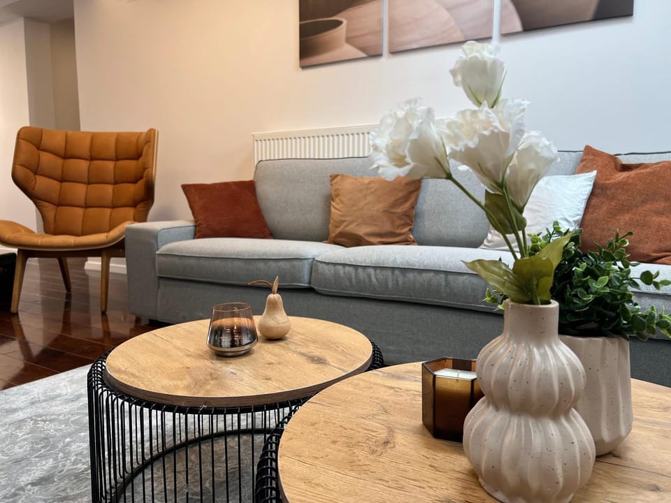 Living room, Seating area