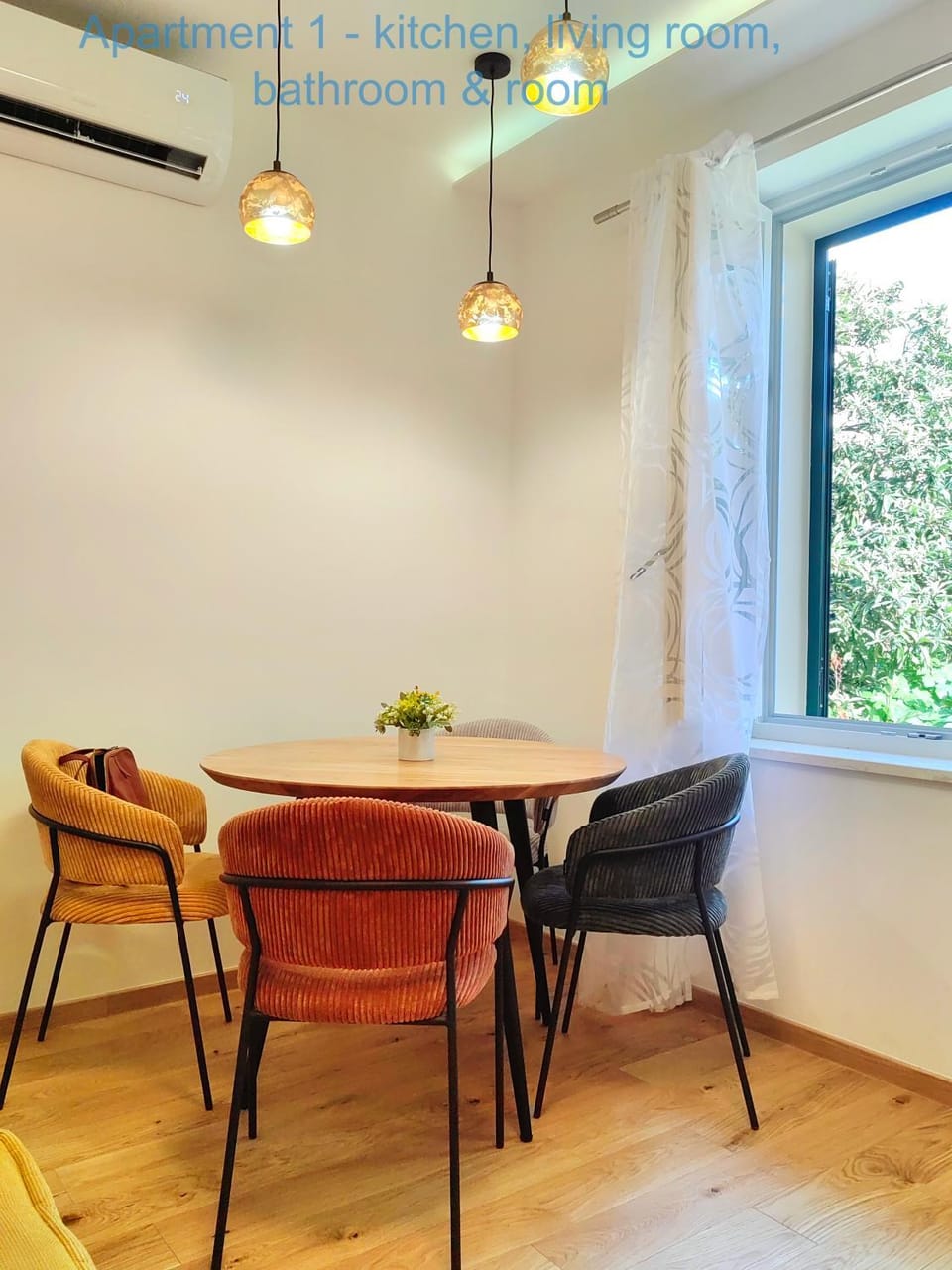 Living room, Seating area, Dining area, air conditioner