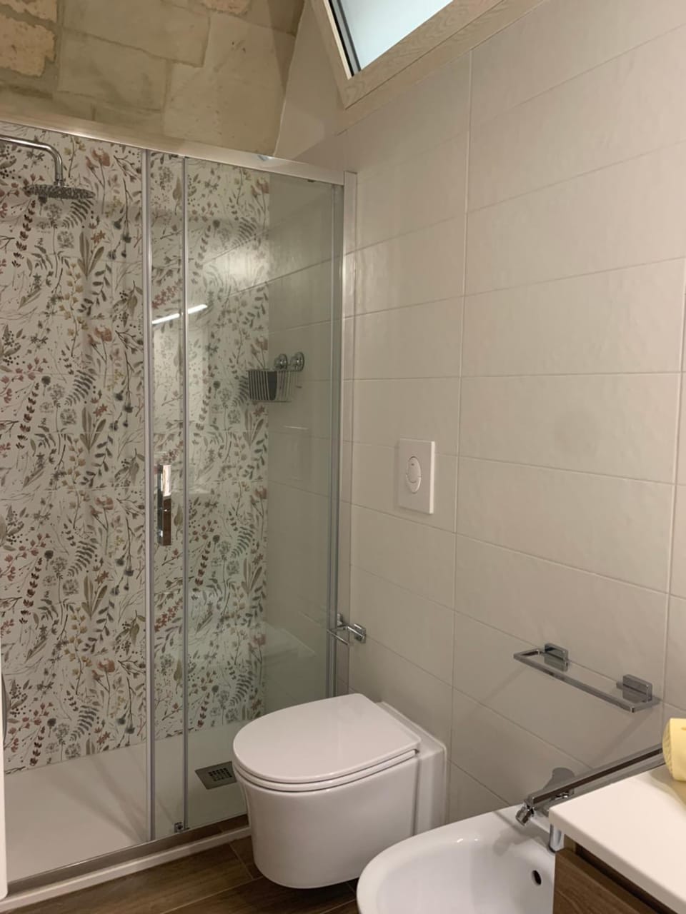 Shower, Toilet, Bathroom, bidet, towels