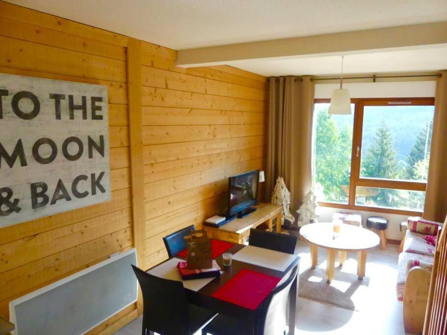 TV and multimedia, Living room, Dining area