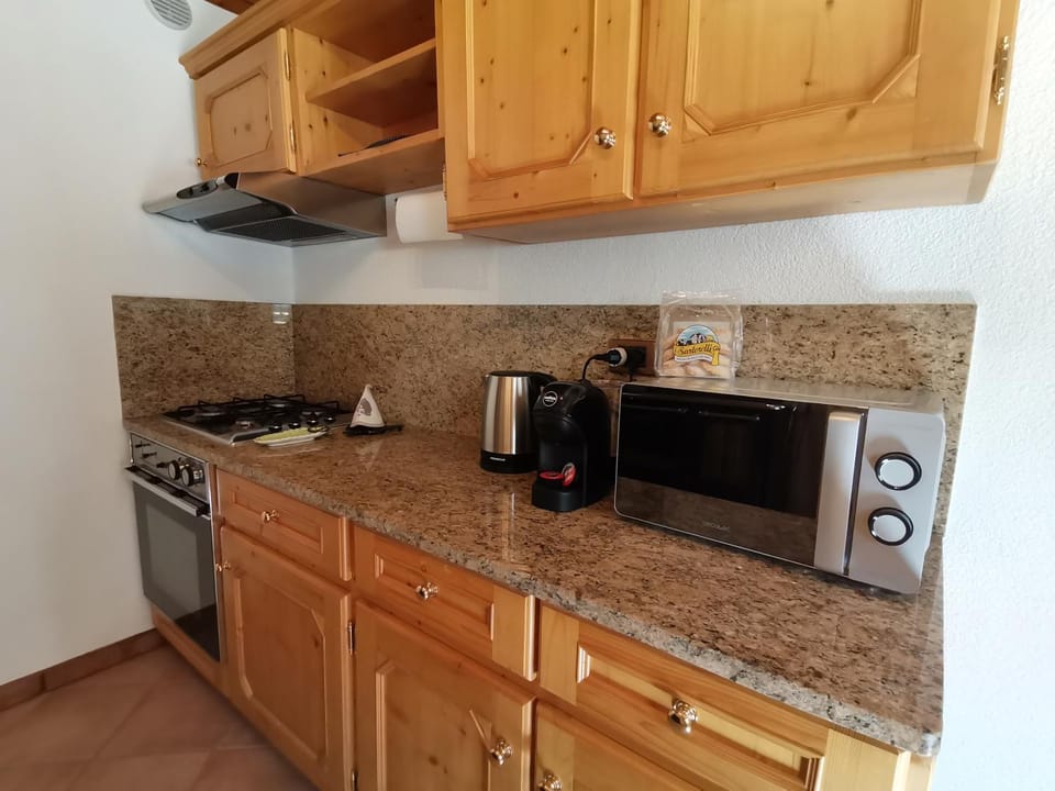 Coffee/tea facilities, minibar