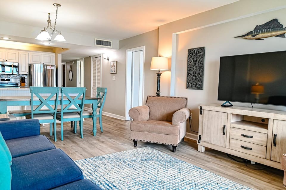 Direct Oceanfront Magic at Sea Marsh w Pool House in North Myrtle Beach