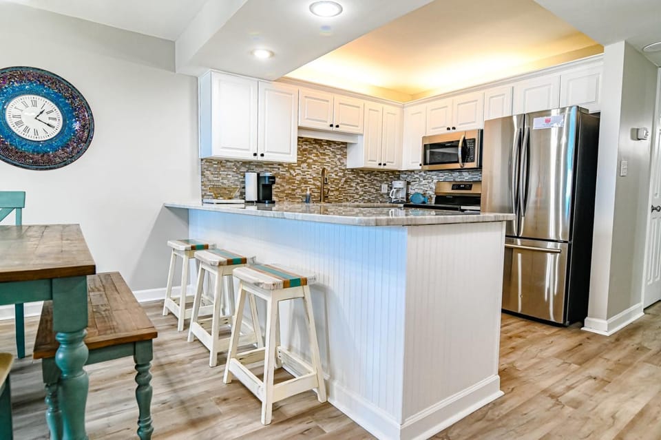 Direct Oceanfront Magic at Sea Marsh w Pool House in North Myrtle Beach