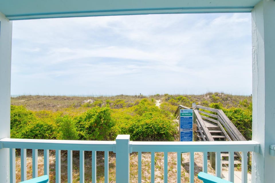 Oceanfront and Modern Top Location on Ocean Blvd w Pool House in North Myrtle Beach