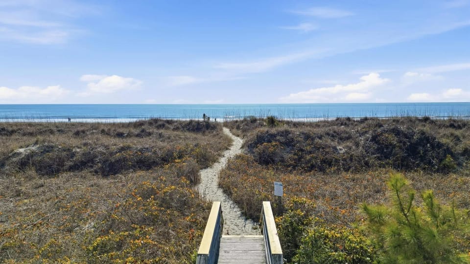 Oceanfront and Modern Top Location on Ocean Blvd w Pool House in North Myrtle Beach