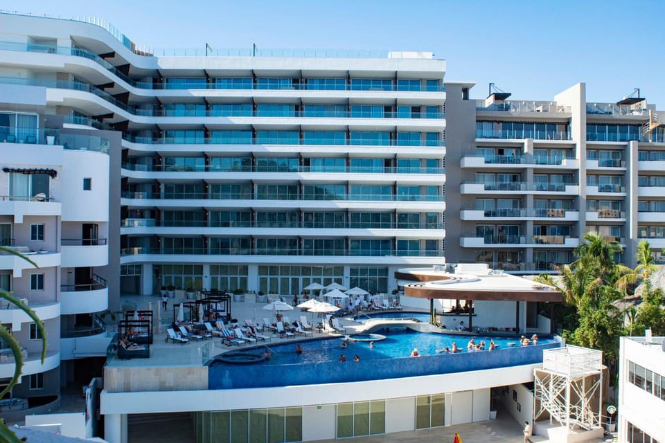 Pool view, Swimming pool