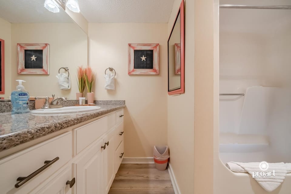 Bathroom, towels
