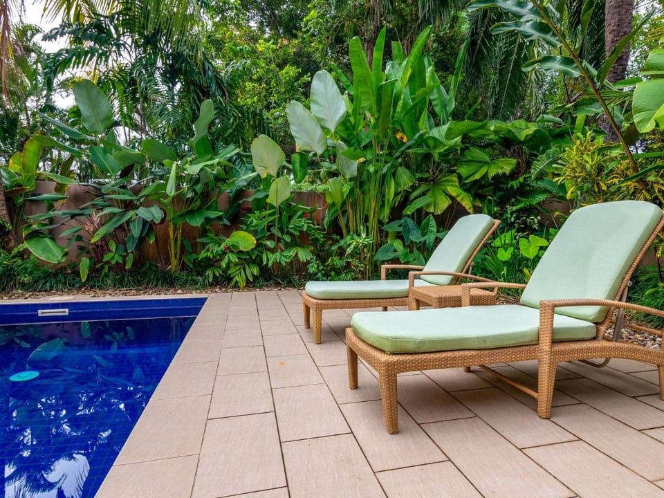 Oasis Beachfront Mirage House in Port Douglas
