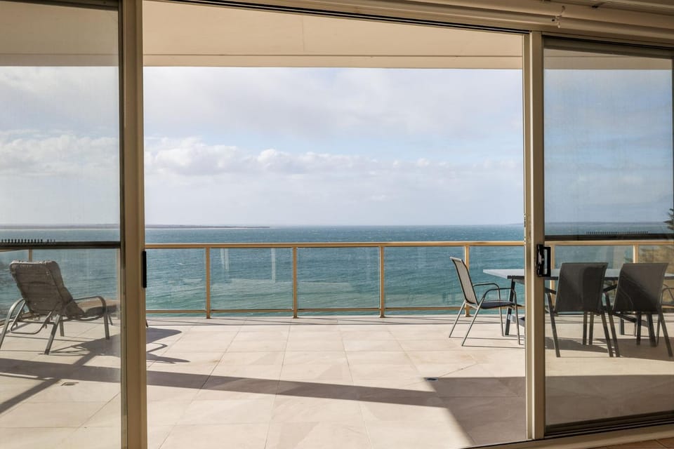 Phillip Island Escape on the Esplanade Apartment in Cowes