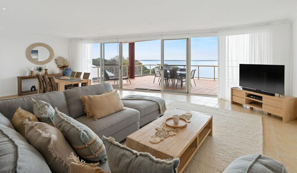Phillip Island Escape on the Esplanade Apartment in Cowes