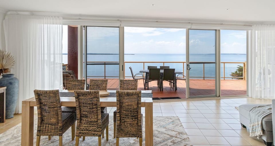Phillip Island Escape on the Esplanade Apartment in Cowes