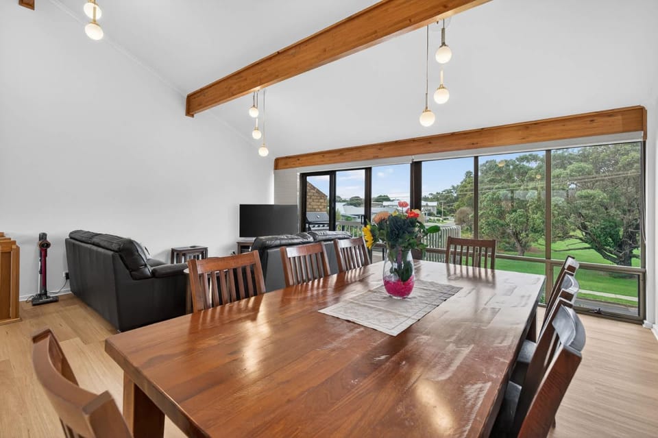 4 1 Harbour View Terrace BYO Linen House in Victor Harbor
