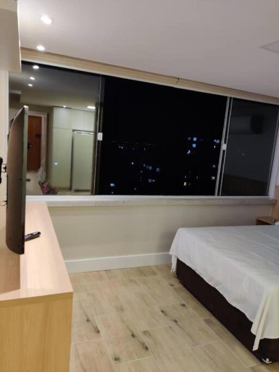 Bed, Night, Photo of the whole room, Bedroom