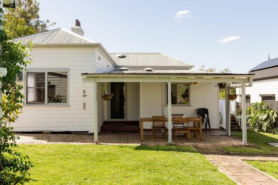 The Hunter House c1917 House in Cessnock
