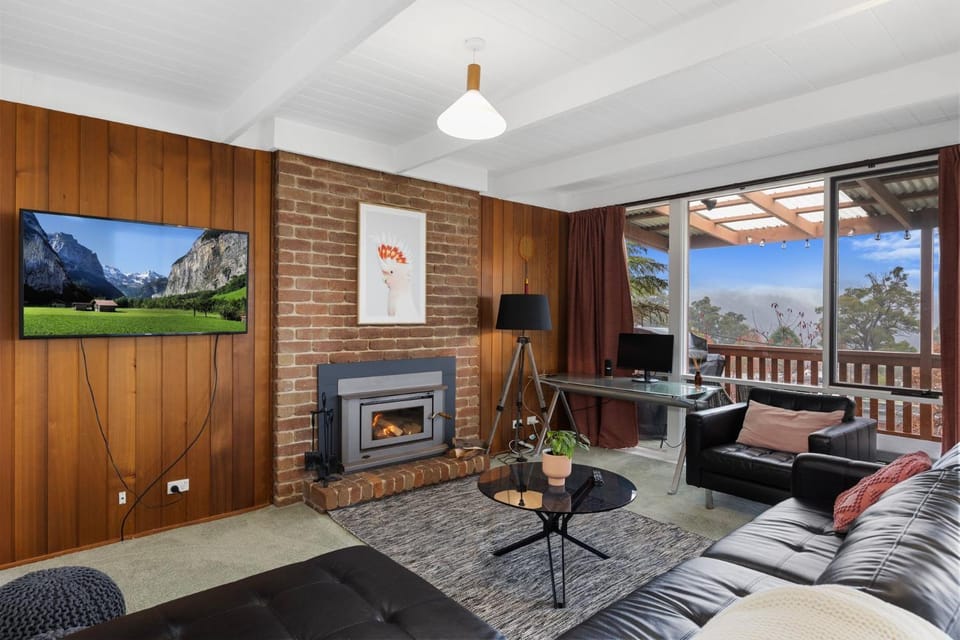 TV and multimedia, Living room, Evening entertainment, flat iron