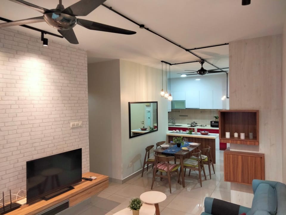 TV and multimedia, Kitchen or kitchenette, Living room, Seating area, Dining area, Evening entertainment, fireplace