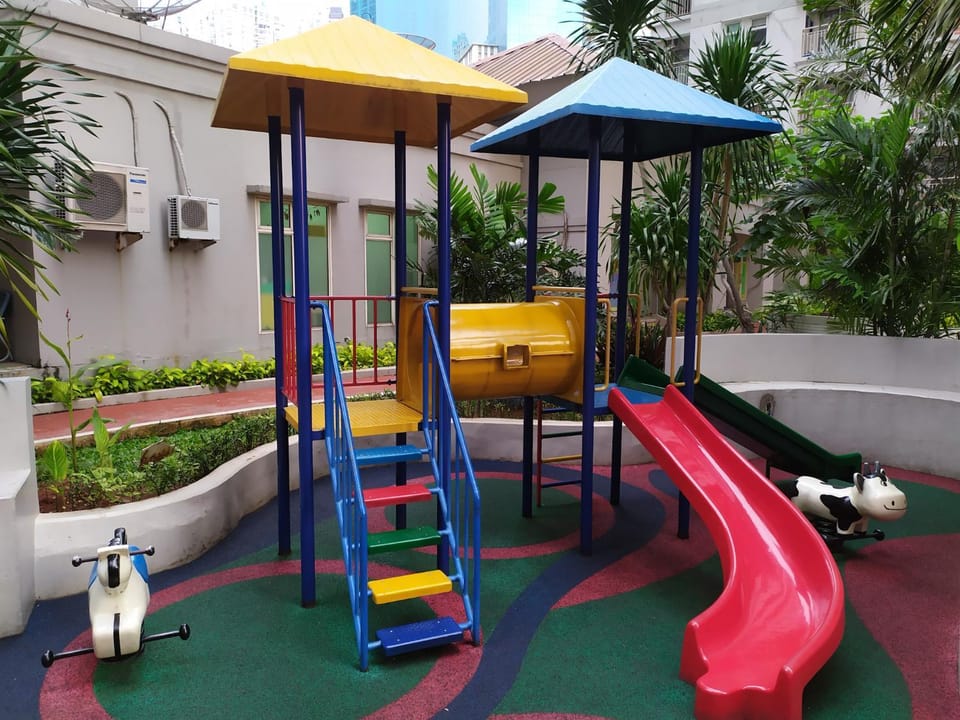 Day, Children play ground