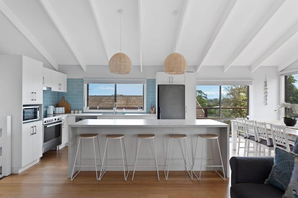 Coastal Comfort Retreat Cowes Phillip Island House in Cowes