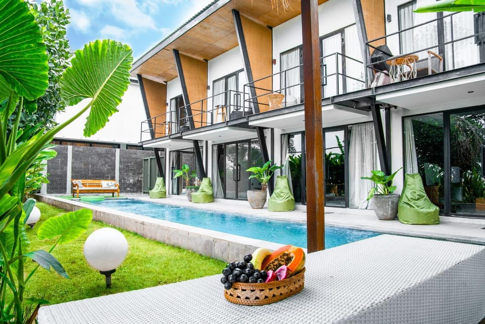 Property building, Swimming pool