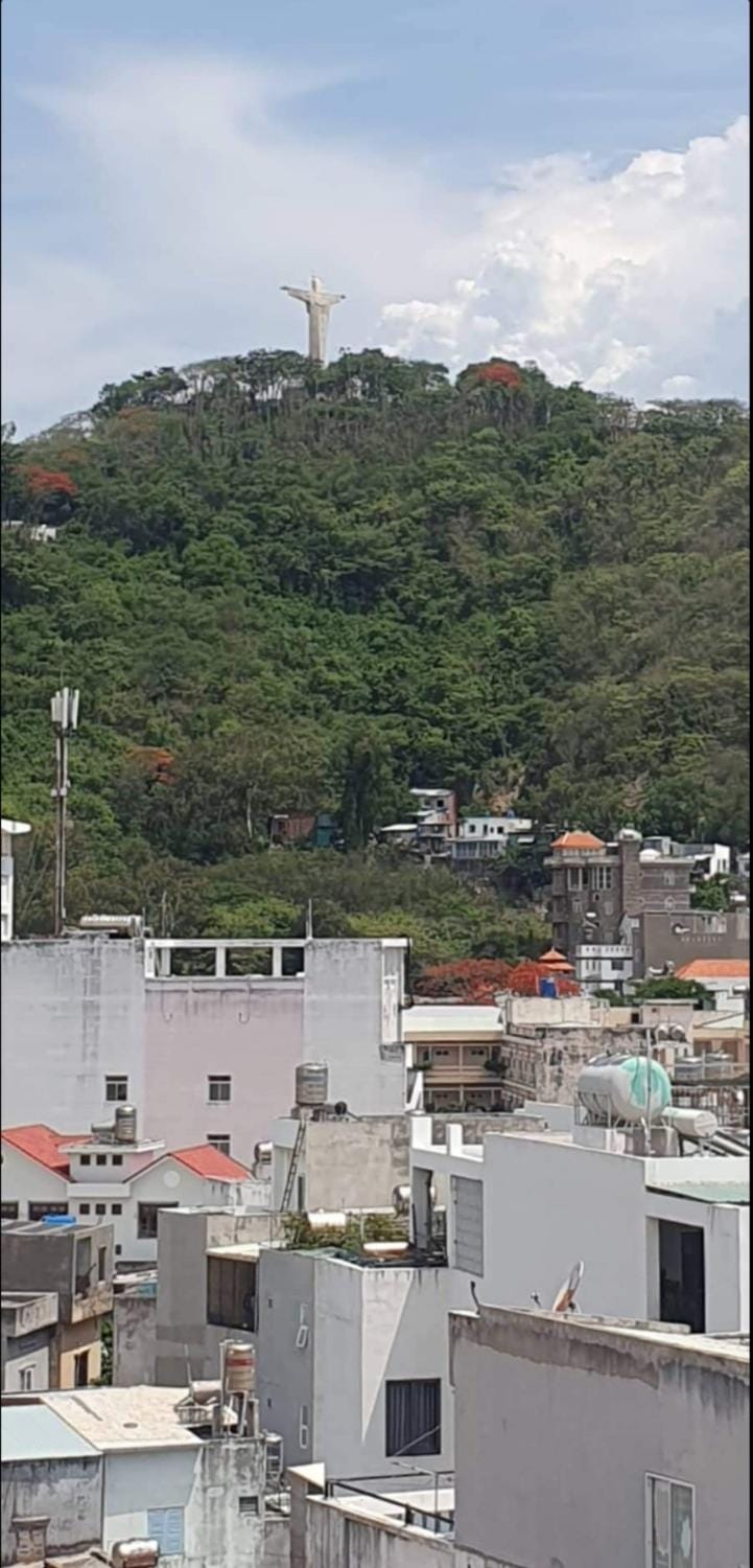 City view, Mountain view, Quiet street view